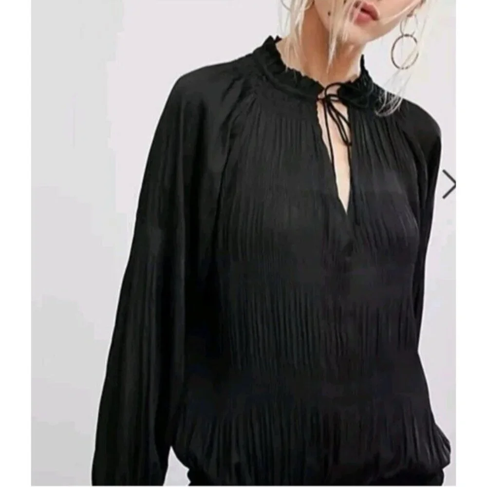 Current Air Top Blouse Shirt M Medium Black Pleated Tie Long Sleeve Washable